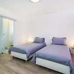 Villa 4 Bedroom Private With Large Pool, Quiet Area