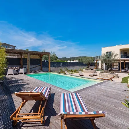 4 Bedroom Private With Large Pool, Quiet Area * Bibinje