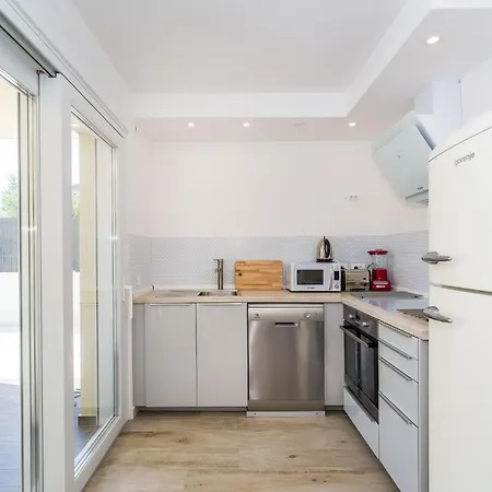 Willa 4 Bedroom Private With Large Pool, Quiet Area *
