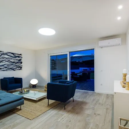 4 Bedroom Private With Large Pool, Quiet Area * Bibinje