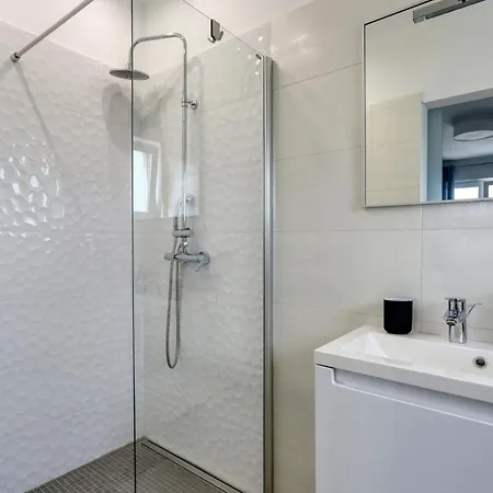 Willa 4 Bedroom Private With Large Pool, Quiet Area *