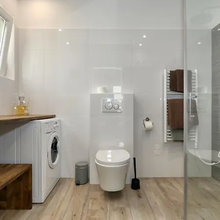4 Bedroom Private With Large Pool, Quiet Area Willa *
