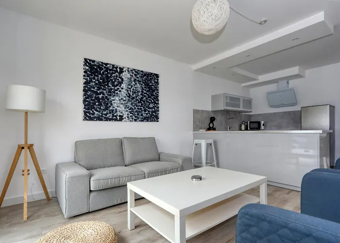 4 Bedroom Private With Large Pool, Quiet Area * Bibinje