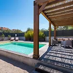 别墅 4 Bedroom Private With Large Pool, Quiet Area
