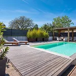 4 Bedroom Private With Large Pool, Quiet Area 别墅 比比涅