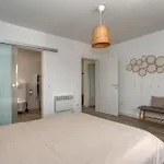4 Bedroom Private With Large Pool, Quiet Area 别墅