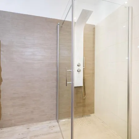 Villa 4 Bedroom Private With Large Pool, Quiet Area *