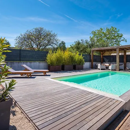 4 Bedroom Private With Large Pool, Quiet Area Villa Bibinje