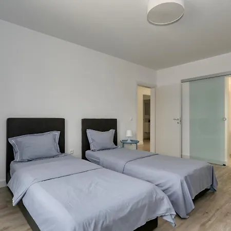 4 Bedroom Private With Large Pool, Quiet Area Villa Bibinje