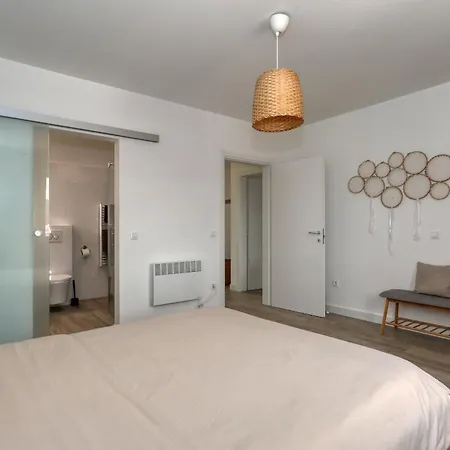 4 Bedroom Private With Large Pool, Quiet Area Villa