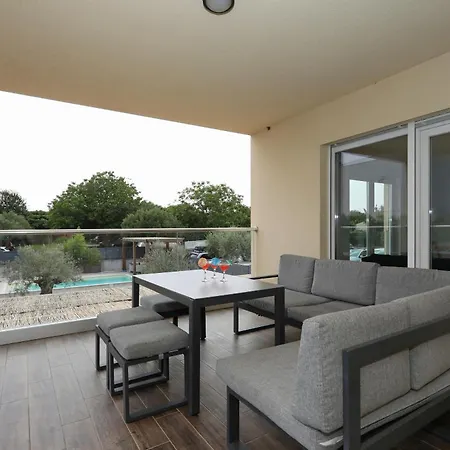 Villa 4 Bedroom Private With Large Pool, Quiet Area