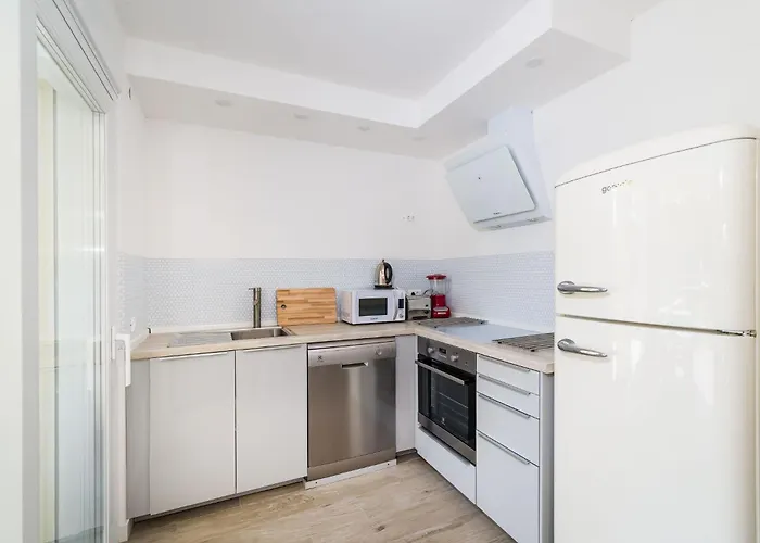 Villa 4 Bedroom Private With Large Pool, Quiet Area