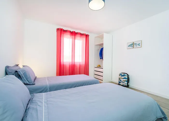 4 Bedroom Private With Large Pool, Quiet Area Bibinje