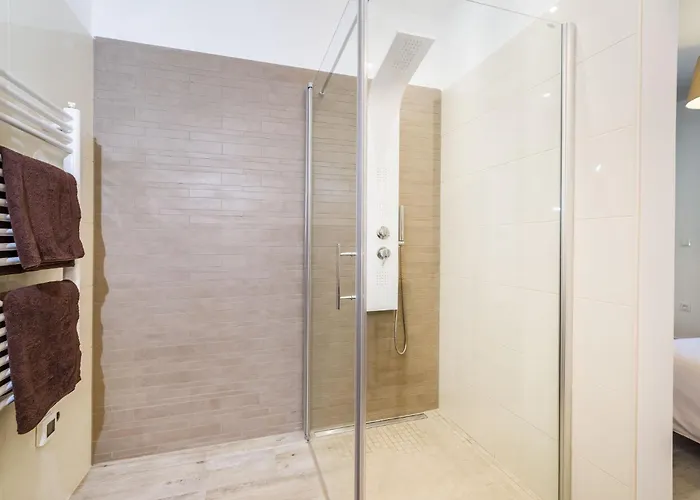 Villa 4 Bedroom Private With Large Pool, Quiet Area *