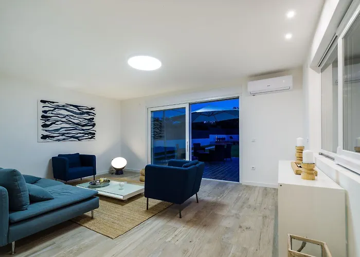 4 Bedroom Private With Large Pool, Quiet Area * Bibinje