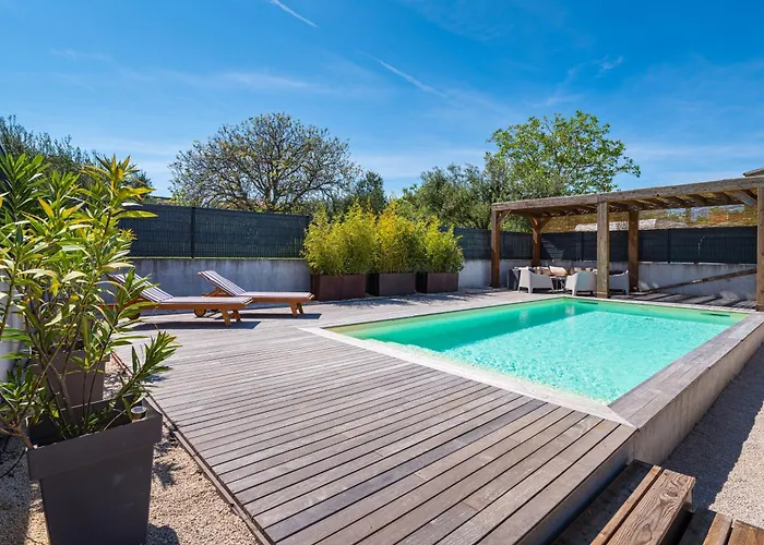 4 Bedroom Private With Large Pool, Quiet Area Villa Bibinje