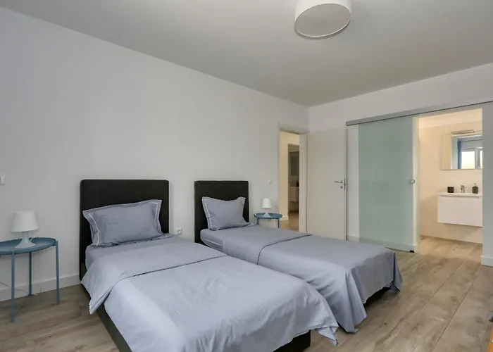 4 Bedroom Private With Large Pool, Quiet Area Villa Bibinje